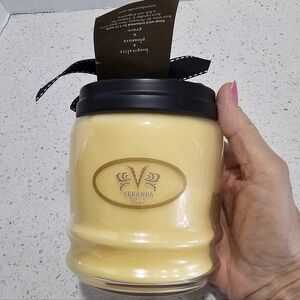 Veranda Candle " Summer House" Orange Blossoms & French Vanilla 60-70 Hrs Burn